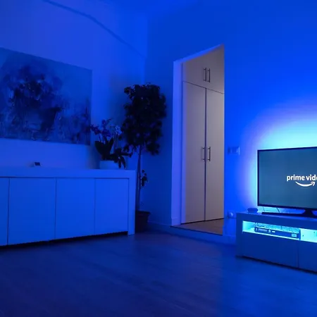 Romano Apartments -Filip & Maril - Cozy Apartments Near The Metro-3